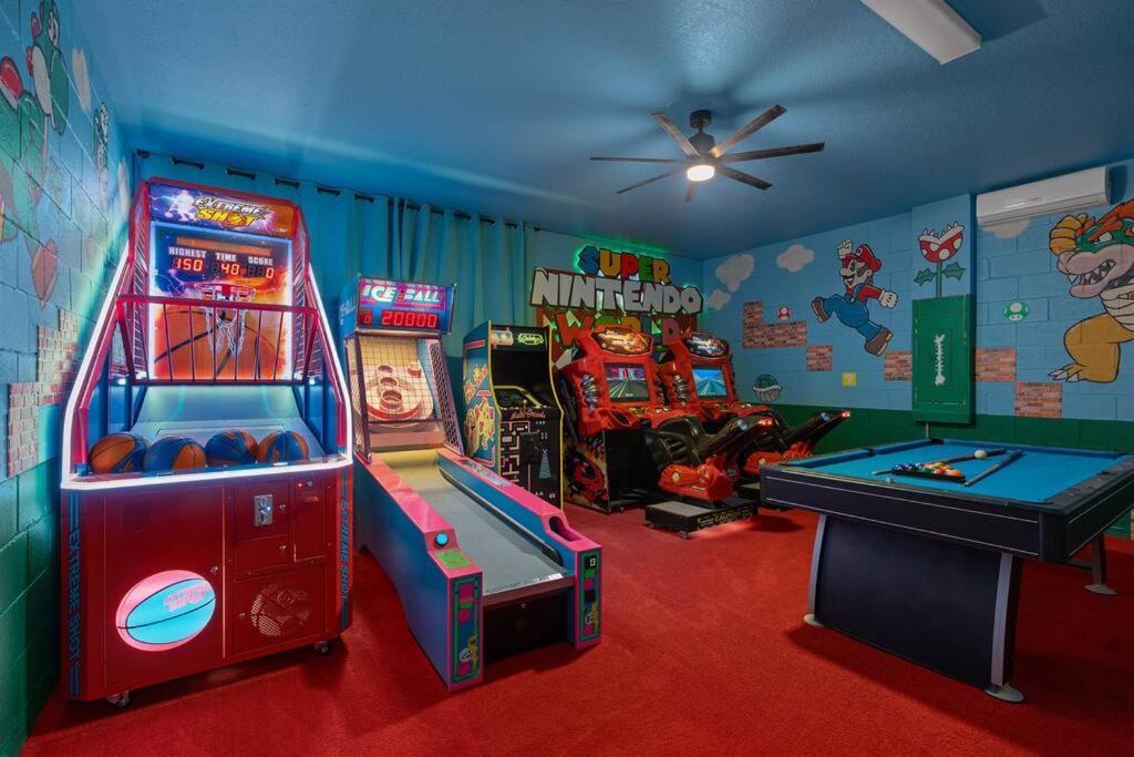 Family Fun Retreat Themed Rooms Free Arcade Pool Davenport Exterior photo